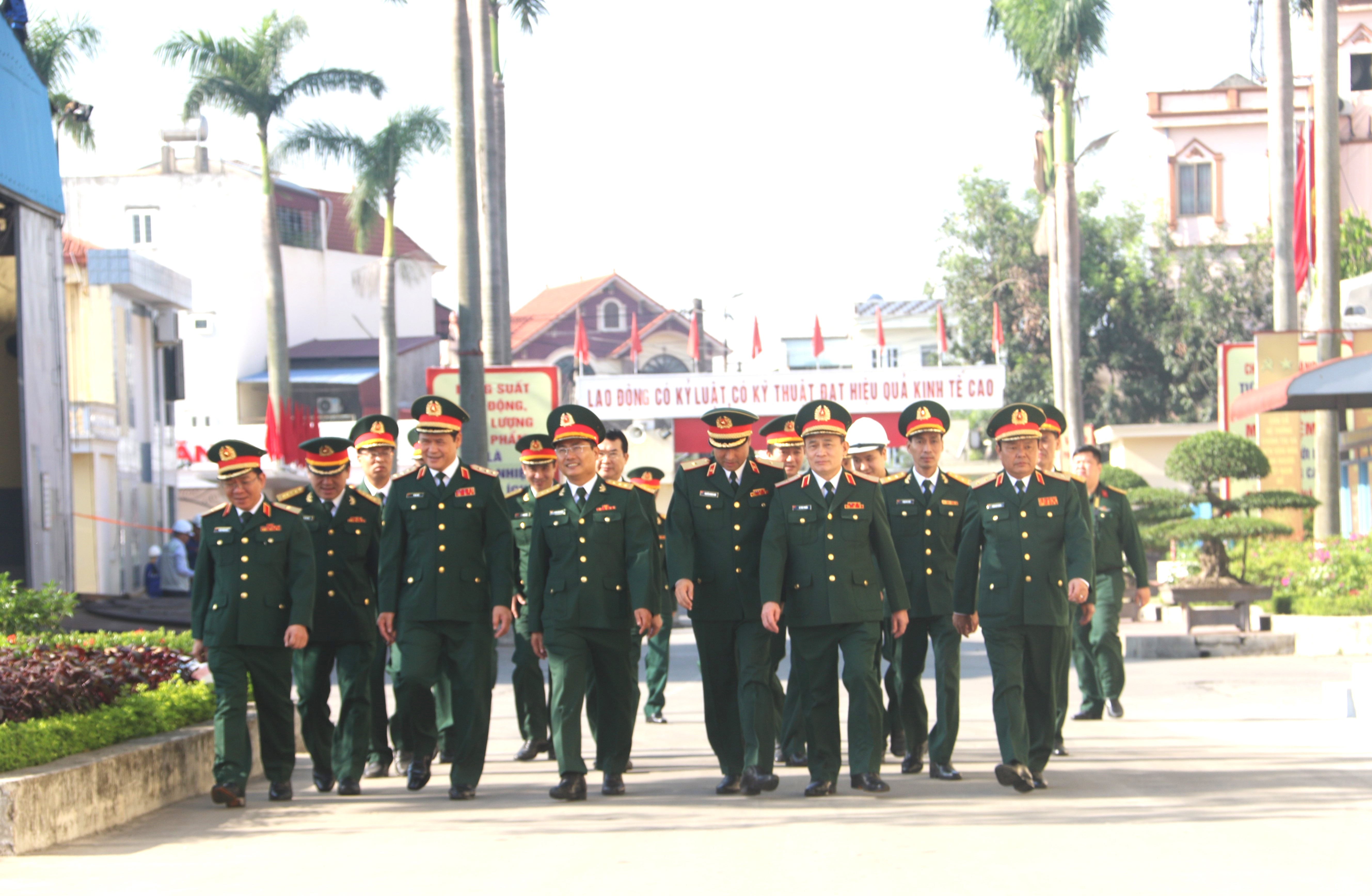 THƯỢNG TƯỚNG VŨ HẢI SẢN – UVBCHTW ĐẢNG, UVQUTW THỨ TRƯỞNG BỘ QUỐC PHÒNG KIỂM TRA, LÀM VIỆC VỚI NHÀ MÁY Z173