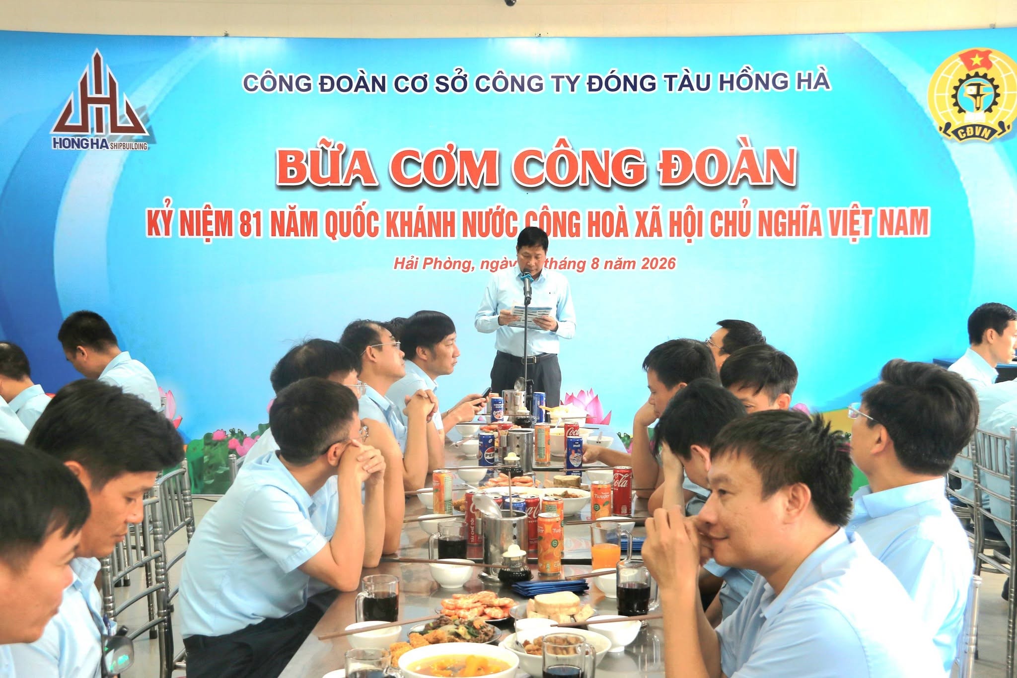 TỔ CHỨC 